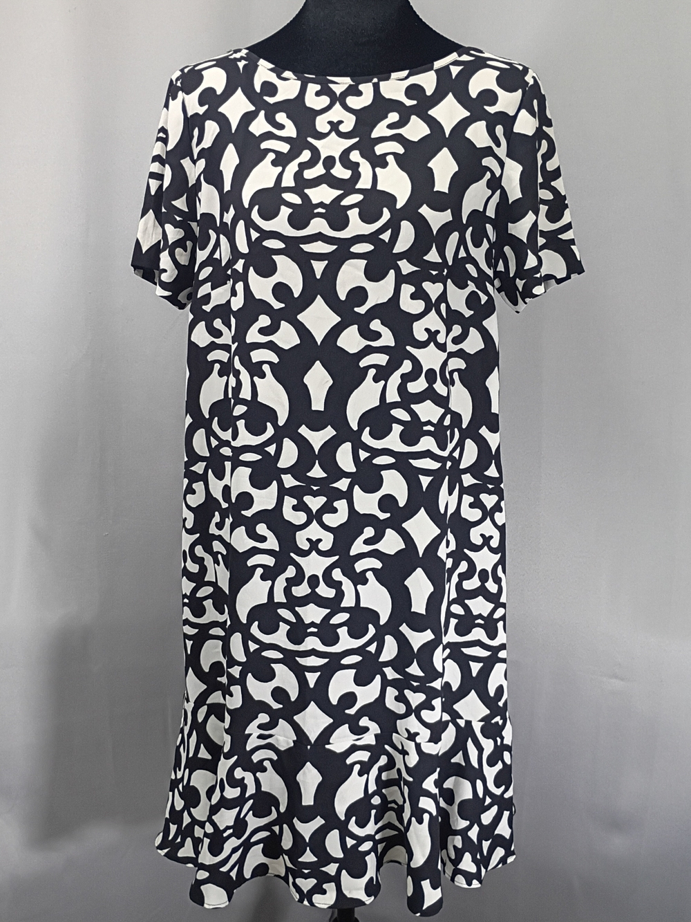 Ann Taylor Black and White Graphic Midi Dress 8